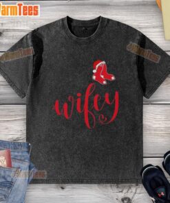 Hot Wifey Boston Red Sox Santa Hat Merry Christmas washed t-shirt for festive sports fans celebrating the holidays.