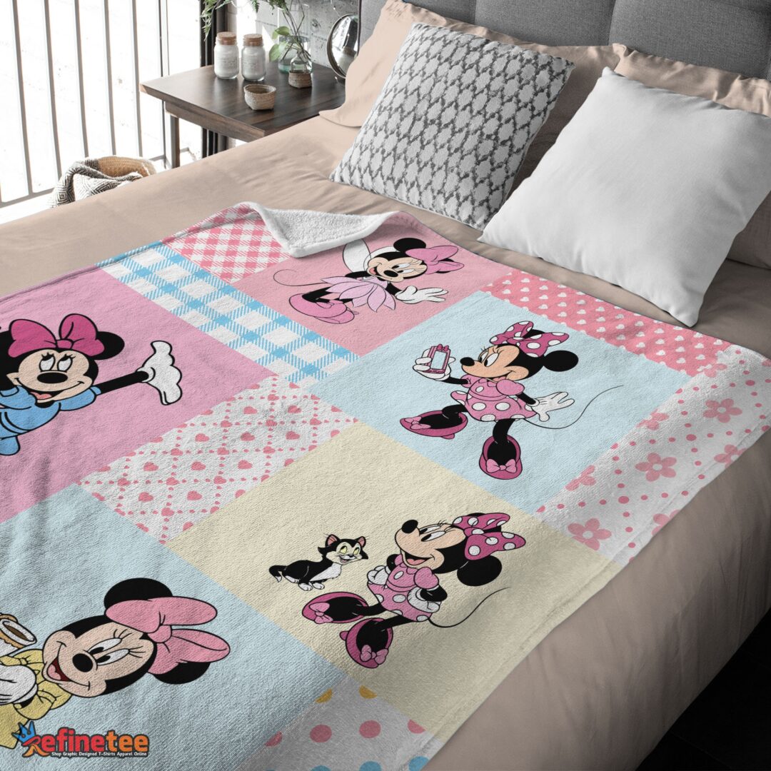 nice-disney-minnie-mouse-patchwork-pattern-blanket-fleece-customized-blanket-mk-03 Nice Disney Minnie Mouse Patchwork Pattern Blanket Fleece Customized Blanket - Image 4