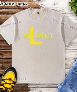 Nice Milwaukee Brewers L Logo Washed T-Shirt featuring a vintage design perfect for baseball fans.