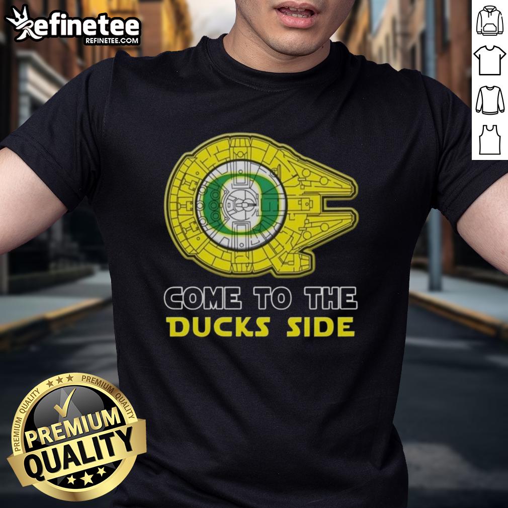 official-star-wars-come-to-the-oregon-ducks-side-t-shirt-1 Official Star Wars Come To The Oregon Ducks Side T-Shirt featuring iconic graphics and vibrant colors for fans.