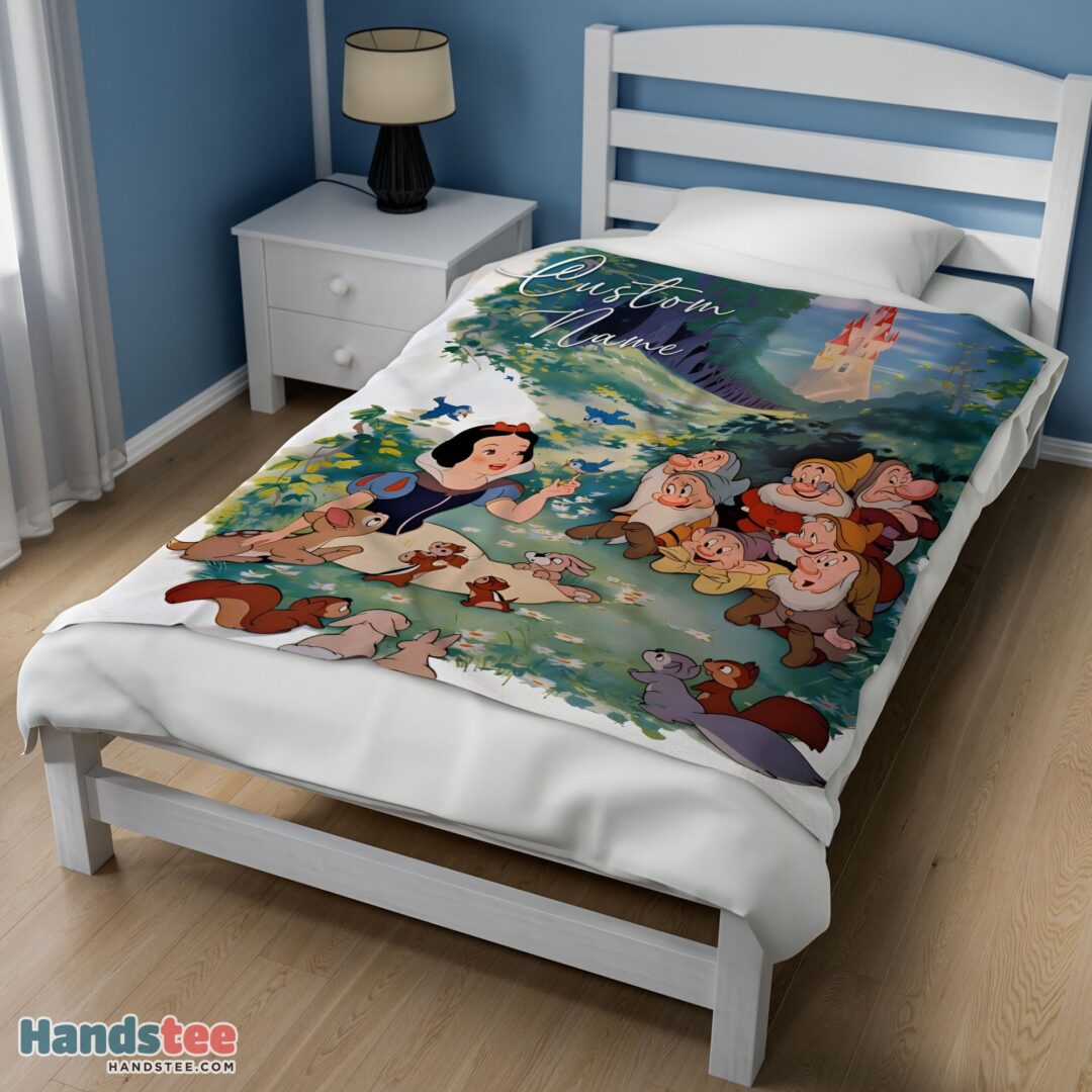 premium-disney-cartoon-snow-white-with-the-seven-dwarfs-customized-blanket-mk-02 Premium Disney Cartoon Snow White With The Seven Dwarfs Customized Blanket - Image 3