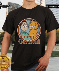 Premium Simon & Garfield T-Shirt featuring vibrant graphics of Simon and Garfield on a soft, comfortable fabric.
