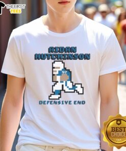 Top Aidan Hutchinson Detroit Lions Defensive End Pixel T-Shirt featuring vibrant pixel art design and team colors.