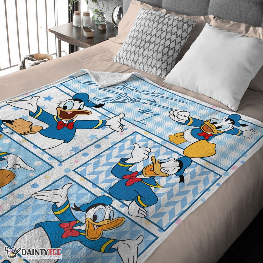 top-disney-donald-duck-with-signature-and-friends-donald-duck-moods-blanket-customize-blanket-mk-01-2 Top Disney Donald Duck With Signature And Friends Donald Duck Moods Blanket Customize Blanket - Image 3