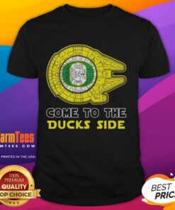 Top Star Wars Come To The Oregon Ducks Side T-Shirt featuring a vibrant design blending Star Wars and Oregon Ducks themes.