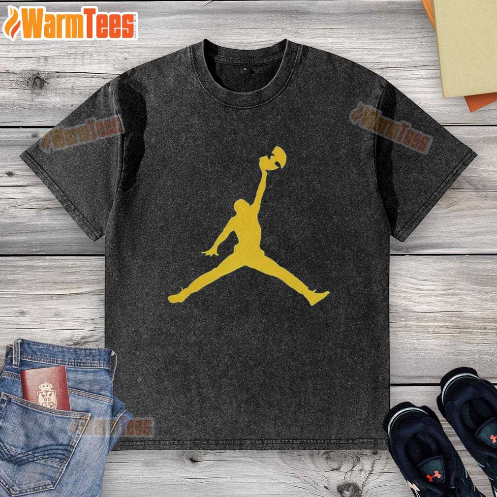 top-the-golden-wutang-clan-forever-jumpman-logo-parody-washed-t-shirt Alt Text: Top The Golden Wutang Clan Forever Jumpman Logo Parody Washed T-Shirt featuring unique graphic design.