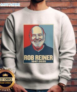 Retro sweatshirt honoring Rob Reiner 1947-2025 with 'Rest in Peace' design, perfect for fans and collectors.