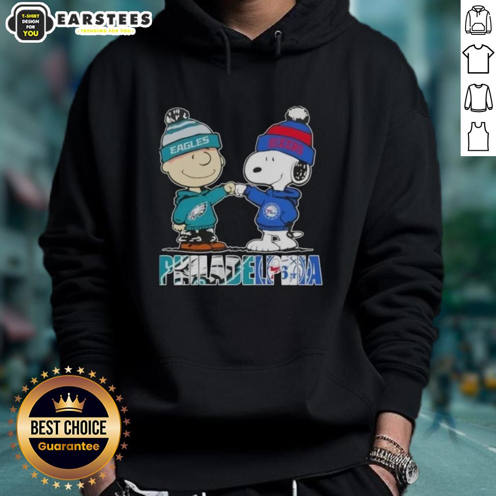 awesome-charlie-brown-and-snoopy-philadelphia-city-sports-eagles-x-76ers-hoodie Awesome Charlie Brown and Snoopy Philadelphia City Sports hoodie featuring Eagles and 76ers logos, perfect for fans.