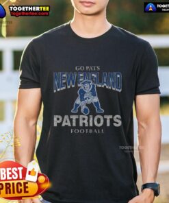 Alt Text: Awesome New England Patriots Historic Head On T-Shirt featuring vintage logo and classic design for fans.