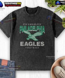 Awesome Philadelphia Eagles Historic Head-On Washed T-Shirt featuring team logo and vintage design for fans.
