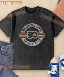 Awesome Philadelphia Flyers vintage surround washed t-shirt featuring classic team logo and comfortable fit.