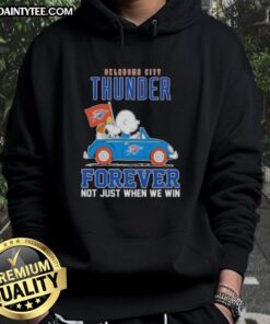 Alt Text: Awesome Snoopy and Charlie Brown driving a car, featuring Oklahoma City Thunder hoodie design, celebrating fandom.