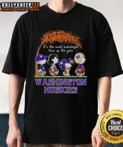 Awesome Washington Huskies X Peanuts Snoopy autumn T-shirt celebrating 'It's The Most Wonderful Time Of The Year'