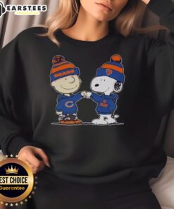 Alt Text: Cute Chicago Bears Snoopy and Charlie Brown best friends sweatshirt featuring vibrant colors and playful design.