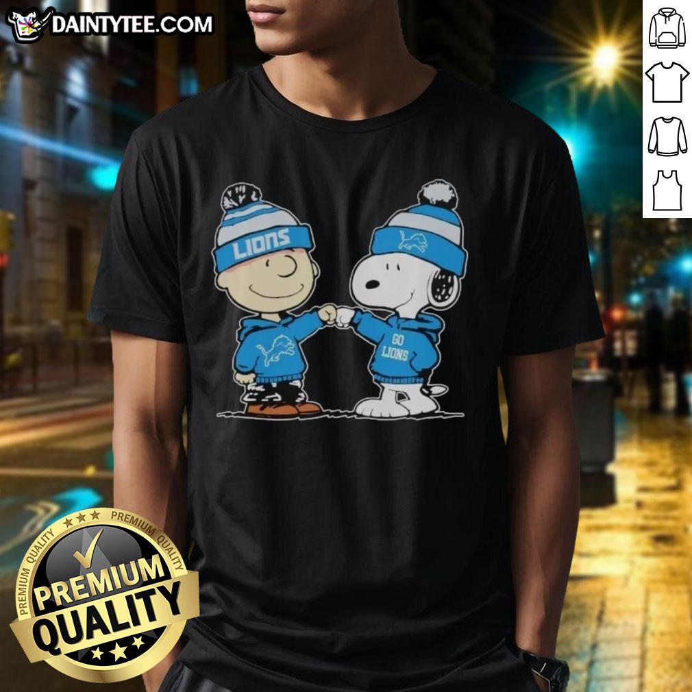cute-detroit-lions-snoopy-and-charlie-brown-best-friends-t-shirt Alt Text: Cute Detroit Lions Snoopy and Charlie Brown Best Friends T-Shirt featuring iconic cartoon characters in team colors.