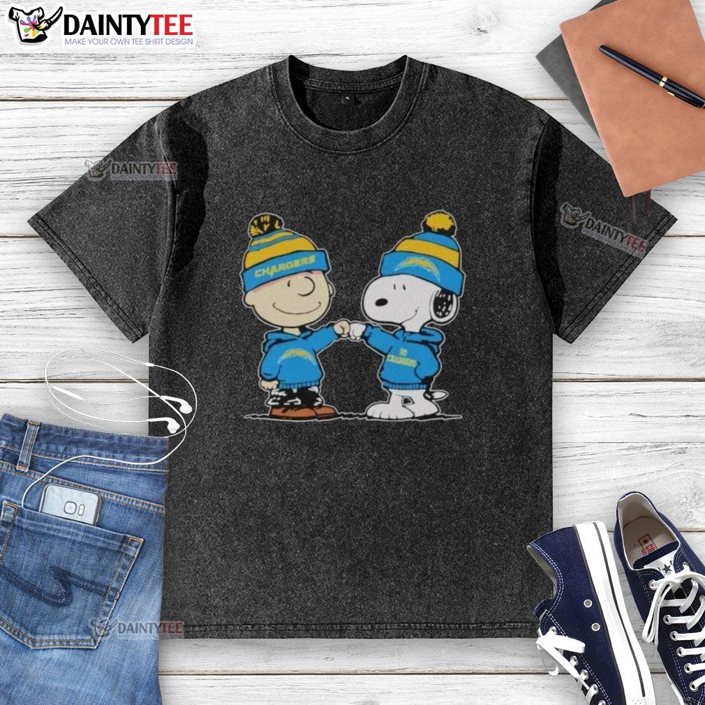 cute-los-angeles-chargers-snoopy-and-charlie-brown-best-friends-washed-t-shirt Cute Los Angeles Chargers Snoopy and Charlie Brown best friends graphic on a washed T-shirt, perfect for fans.