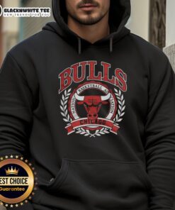 Alt Text: Retro Chicago Bulls hoodie featuring the NBA logo framed in a laurel wreath, perfect for basketball fans.