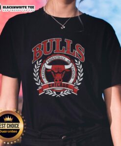 Alt Text: Retro ladies tee featuring the Chicago Bulls NBA logo framed by a laurel wreath, perfect for basketball fans.