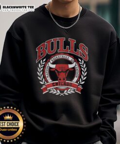 Alt Text: Retro sweatshirt featuring the Chicago Bulls NBA logo framed in a laurel wreath, perfect for basketball fans.