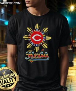 Good Cincinnati Reds X Hispanic T-Shirt featuring vibrant design celebrating baseball and Hispanic heritage.