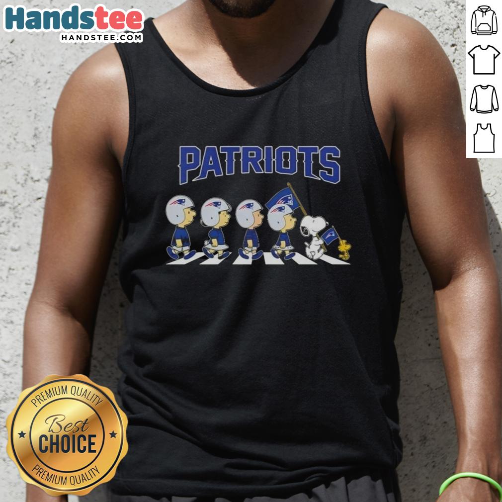 good-new-england-patriots-x-peanuts-snoopy-and-friends-abbey-road-tank-top Good New England Patriots X Peanuts Snoopy and Friends Abbey Road tank top featuring iconic characters in a fun design.