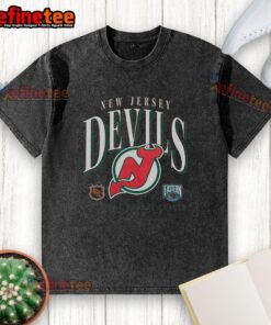 Vintage New Jersey Devils crease washed t-shirt featuring classic logo and soft fabric, perfect for hockey fans.