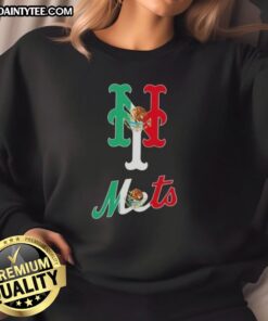 Alt Text: New York Mets baseball sweatshirt featuring the Mexican flag design, perfect for fans and sports enthusiasts.
