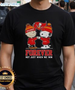 Alt Text: Good Tampa Bay Buccaneers X Charlie Brown Vs Snoopy T-Shirt design celebrating team spirit and fandom.