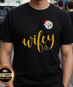 Good Wifey Pittsburgh Steelers Santa Hat Merry Christmas T-Shirt featuring festive design for Steelers fans.