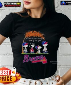 Happy Atlanta Braves X Peanuts Snoopy and Friends autumn ladies tee, perfect for celebrating the most wonderful time of the year.