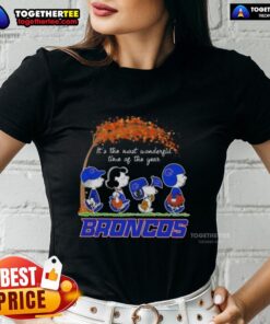 Happy Boise State Broncos tee featuring Snoopy and friends, perfect for autumn celebrations and holiday cheer.
