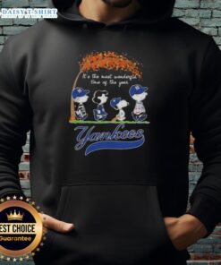 Happy New York Yankees X Peanuts Snoopy hoodie showcasing autumn vibes, perfect for the most wonderful time of the year.