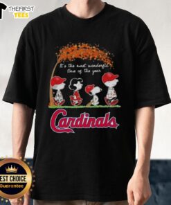 Happy St. Louis Cardinals X Peanuts Snoopy and Friends autumn T-shirt celebrating the most wonderful time of the year.