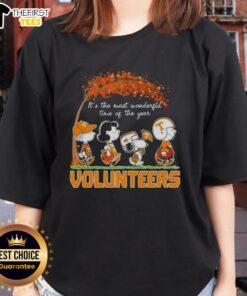 Happy Tennessee Volunteers tee featuring Snoopy and friends celebrating autumn, perfect for fans this holiday season.