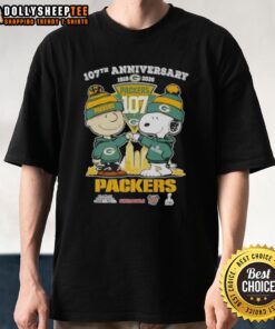 Hot Charlie Brown and Snoopy 107th Anniversary T-Shirt featuring Green Bay Packers football skyline design.