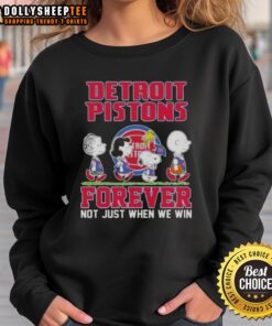 Hot Peanuts Snoopy and Friends Detroit Pistons sweatshirt celebrating team spirit, perfect for fans year-round.