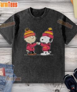 Arizona Cardinals Snoopy and Charlie Brown Best Friends t-shirt, perfect for fans and casual wearers alike.