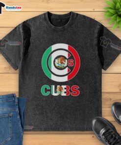 Alt Text: Chicago Cubs baseball t-shirt featuring a stylish Mexican flag design, perfect for fans and casual wear.