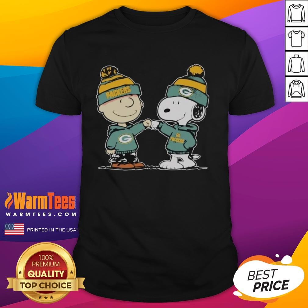 nice-green-bay-packers-snoopy-and-charlie-brown-best-friends-t-shirt-1 Alt Text: Green Bay Packers Snoopy and Charlie Brown best friends t-shirt featuring vibrant graphics and team colors.