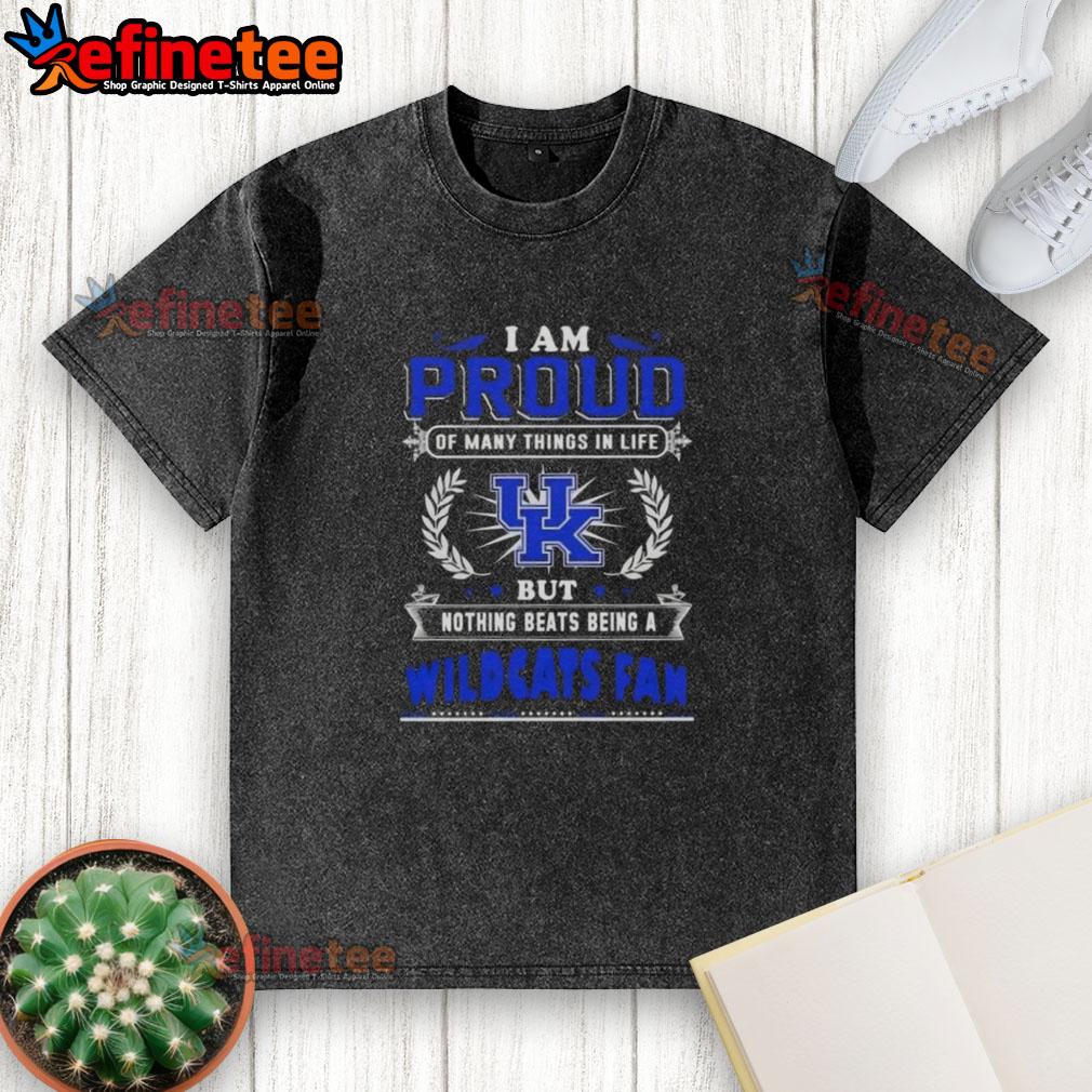 nice-i-am-proud-of-many-things-in-life-but-nothing-beats-being-a-kentucky-wildcats-fan-washed-t-shirt Kentucky Wildcats fan proudly wearing a washed t-shirt with the phrase 'I am proud of many things in life'.