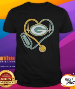 Nice Love Green Bay Packers Stethoscope Headphones Fans T-Shirt showcasing team spirit for football enthusiasts.