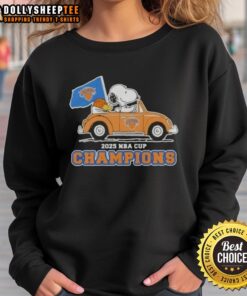 Nice Peanuts Snoopy driving car sweatshirt celebrating 2025 NBA Cup Champions New York Knicks.