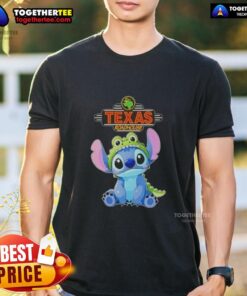 Nice Stitch cosplay featuring a Crocodile X Texas Roadhouse T-shirt, showcasing vibrant colors and unique design.