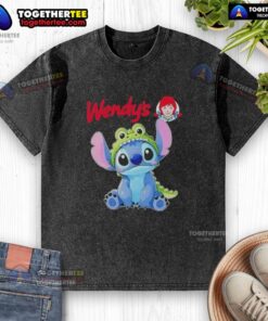 Cosplay of Nice Stitch as a crocodile, featuring Wendy's washed t-shirt for a playful and unique outfit.