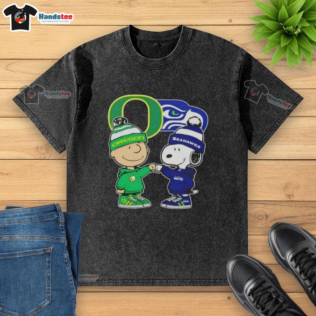 official-charlie-brown-fist-bump-snoopy-oregon-ducks-x-seattle-seahawks-washed-t-shirt Official Charlie Brown fist bump with Snoopy on Oregon Ducks x Seattle Seahawks washed t-shirt, perfect for fans.