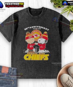 Official Charlie Brown Touch Hand Snoopy x Kansas City Chiefs 66th Anniversary Skyline Washed T-Shirt design.
