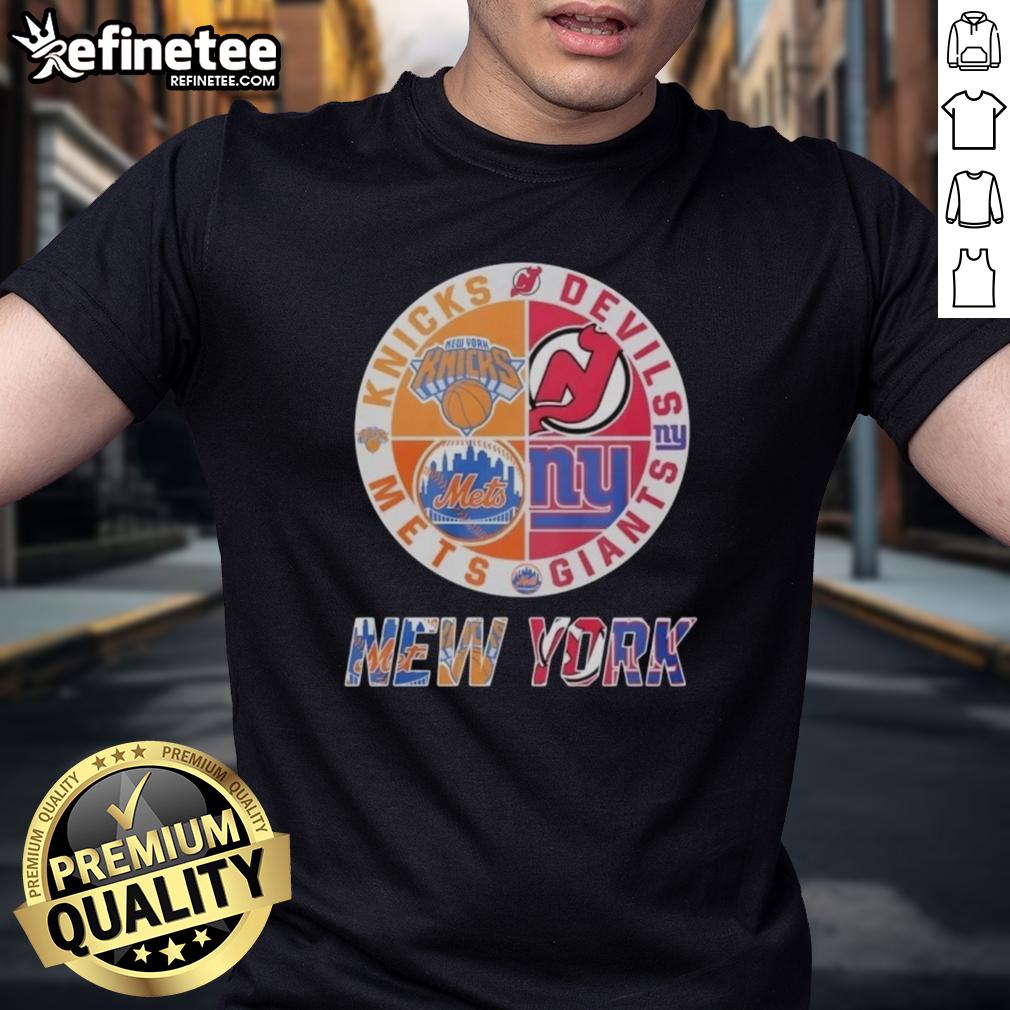 official-new-york-knicks-new-york-mets-new-jersey-devils-new-york-giants-mashup-logo-t-shirt-1 Alt Text: Official New York Knicks, Mets, Devils, Giants mashup logo t-shirt featuring iconic team logos and vibrant colors.