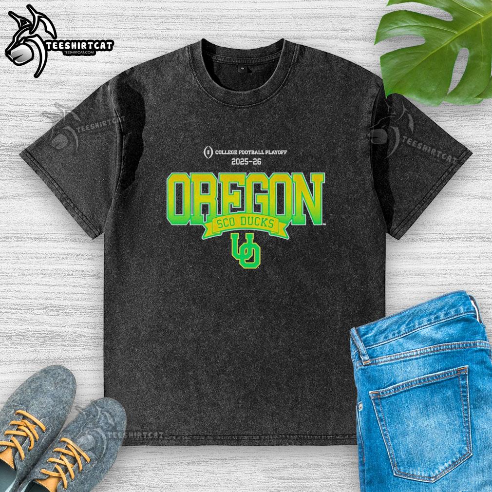 official-oregon-ducks-sco-ducks-2025-26-college-football-playoff-washed-t-shirt Alt Text: Official Oregon Ducks SCO Ducks 2025-26 College Football Playoff washed t-shirt showcasing team pride and style.