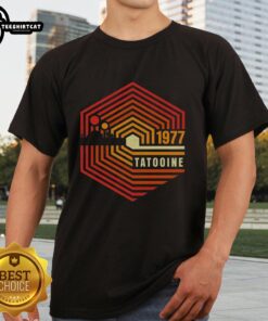 Official Retro 1977 Tatooine T-Shirt featuring vintage design and iconic graphics from the Star Wars universe.