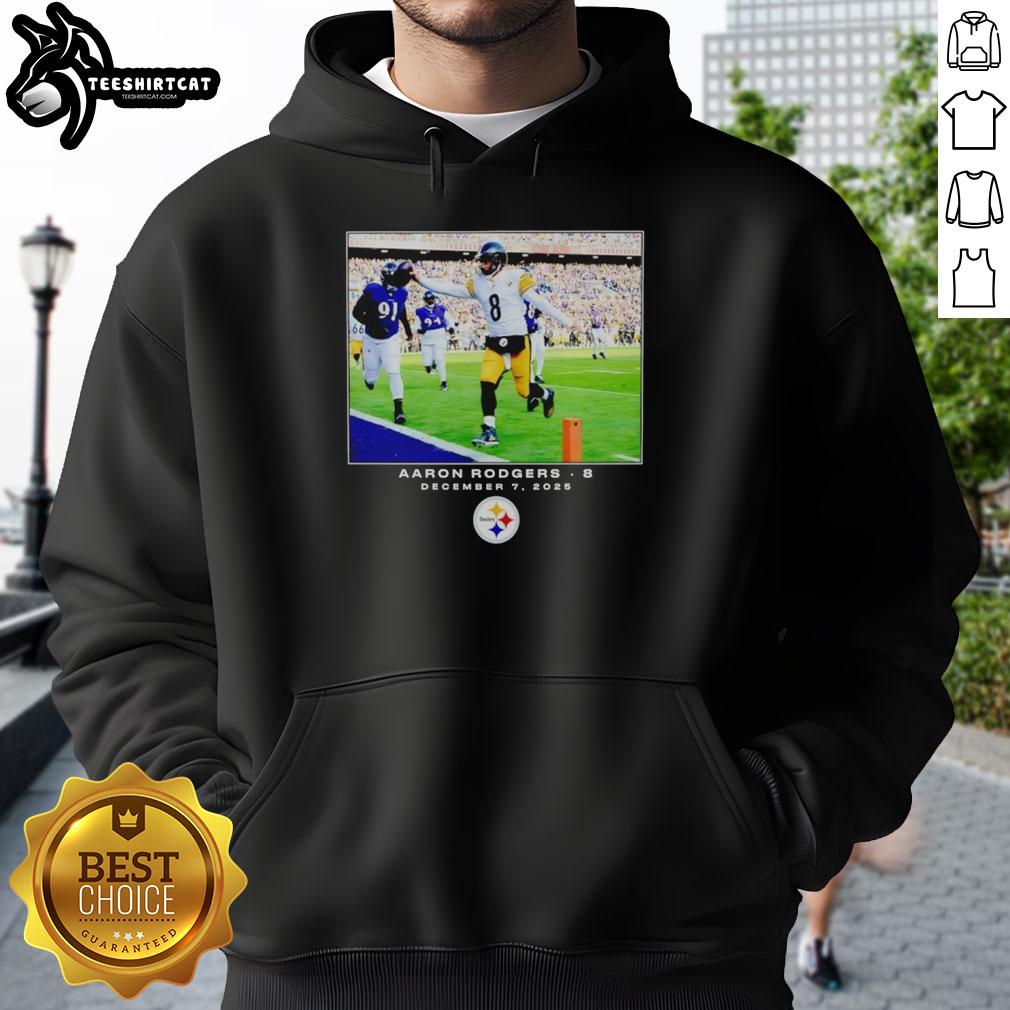 original-aaron-rodgers-pittsburgh-steelers-football-nfl-2025-photo-hoodie Aaron Rodgers in a Pittsburgh Steelers hoodie, showcasing NFL 2025 style and team spirit.